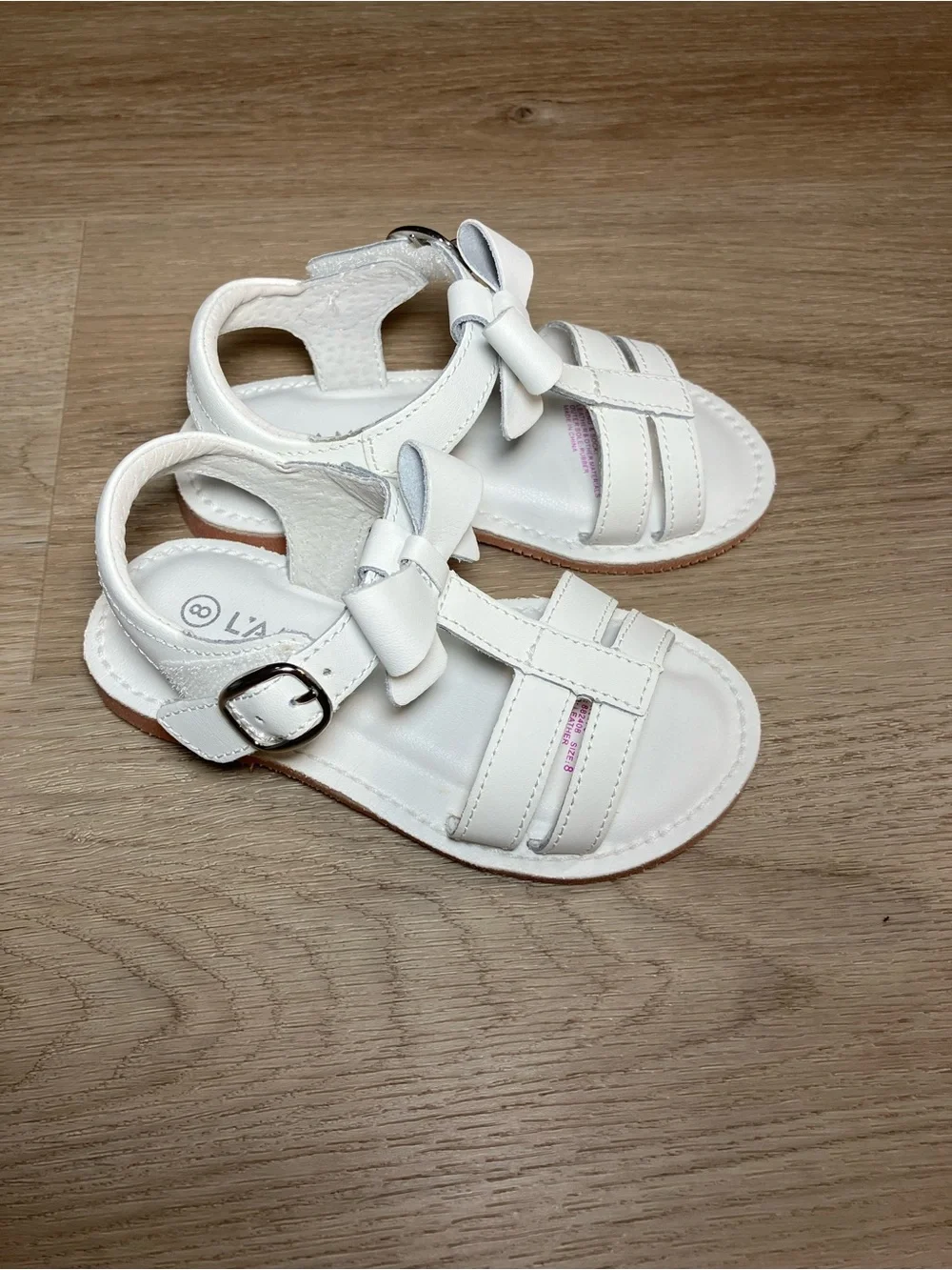 L'Amour Janie white leather T-strap bow sandals size 8C